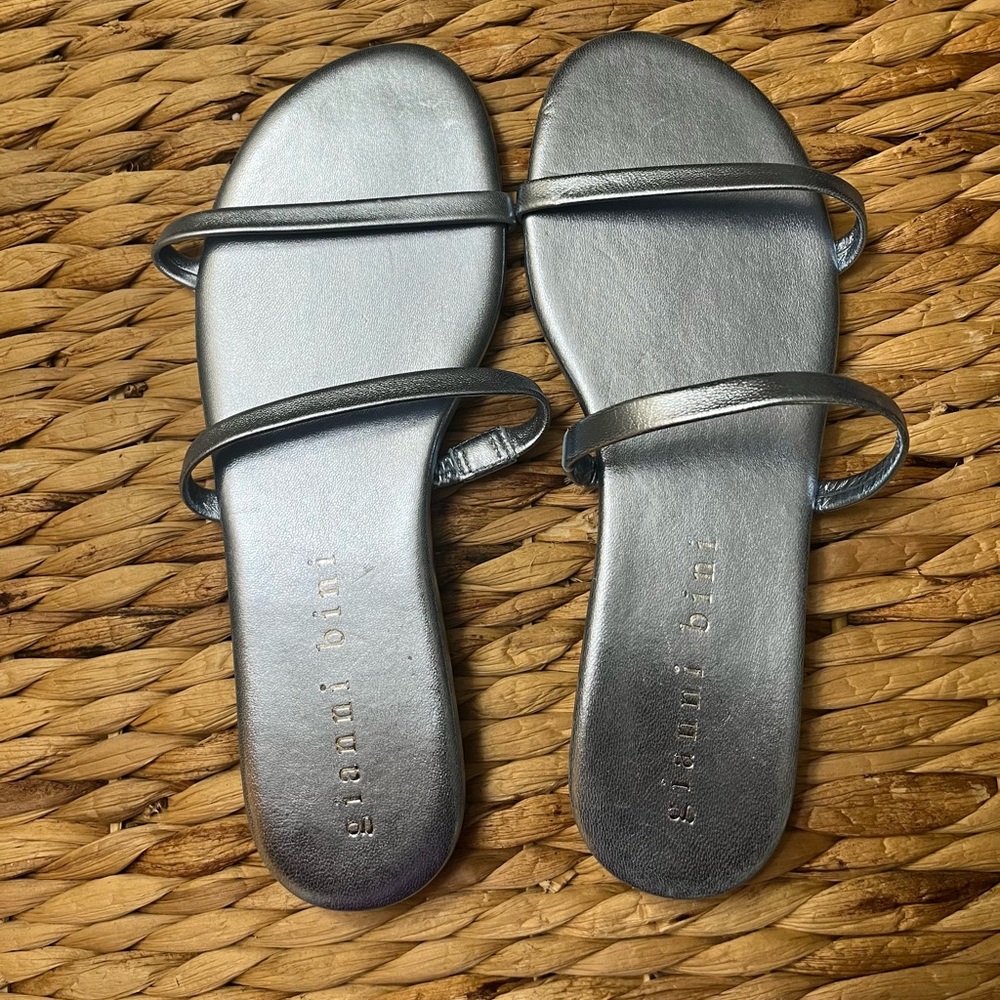 NWT Gianni Bini women sandals